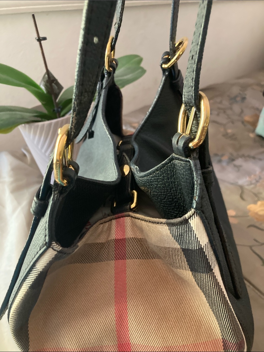 (Reposh) from @jebwa Burberry calfskin Canterbury tote. 😍 - Picture 14 of 17